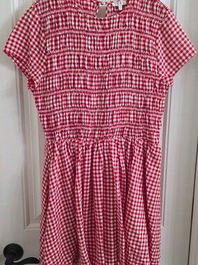 TCEC Red White Gingham Smocked Dress L Never Worn